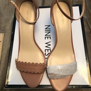 NINE WEST LEATHER SANDAL